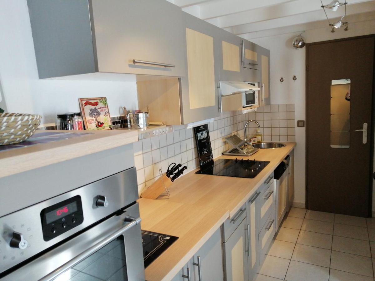 Sous Le Soleil De Provence Petite Maison Au Calme Et Tres Bien Equipee De 40M2 Avec Wifi -Jardin Prive-La Piscine Est Commune A La Residence Et Ouverte Du 1Er Mai Au 30 Septembre De 09H A 21H,En Juillet Et Aout Reservation Uniquement Du Samedi Au Sam Forcalqueiret Exteriér fotografie